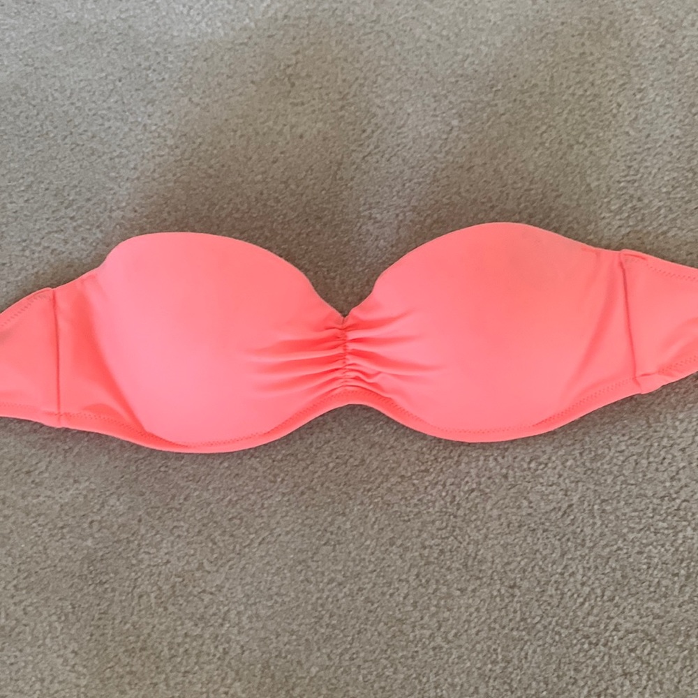 Victoria’s Secret 34B coral bikini top